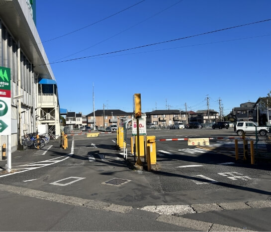 マルエツ一の割駐車場